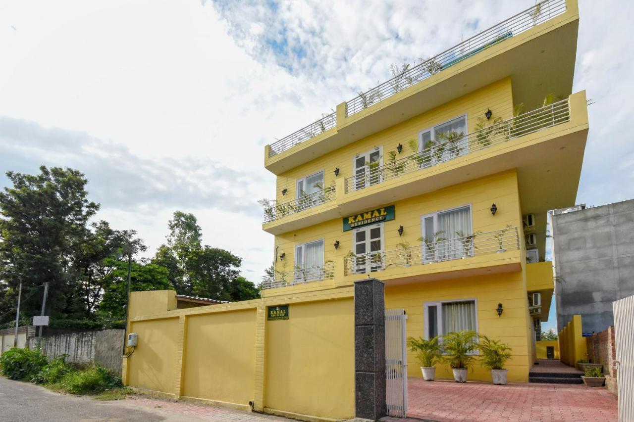 Готель Oyo 75460 Sky High Residency Лудхіяна Екстер'єр фото