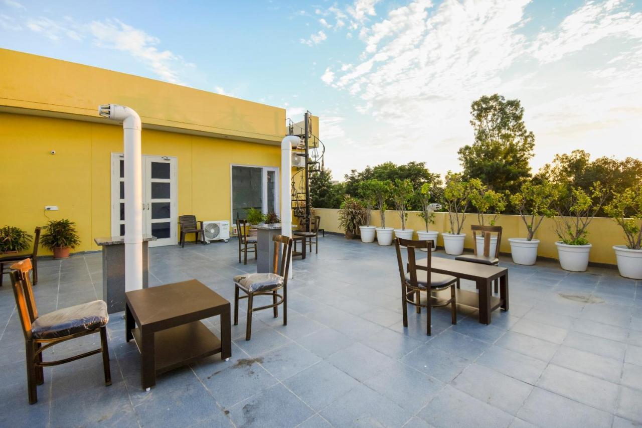 Готель Oyo 75460 Sky High Residency Лудхіяна Екстер'єр фото