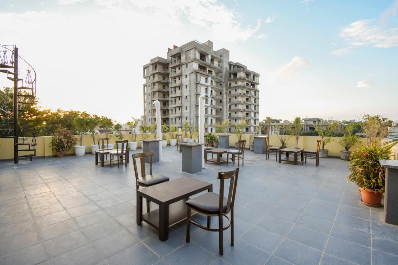 Готель Oyo 75460 Sky High Residency Лудхіяна Екстер'єр фото